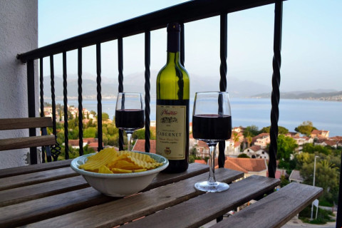 Djenovici Apartment (Views of Kotor Bay)